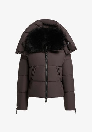 Brun pufferjacka med avtagbar svart fuskpälsluva, zip-up framsida, två framfickor och quiltad design för isolering.