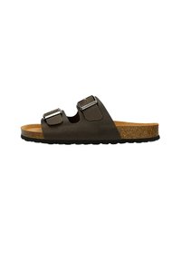 Sandalo in pelle marrone con due fibbie regolabili, soletta in sughero e suola in gomma nera testurizzata. Design open-toe per una maggiore traspirabilità.