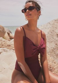 Next OVERSIZED BOW DETAIL TUMMY CONTROL - Uimapuku - wine