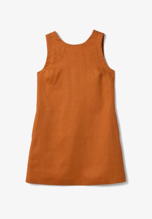 Mouwloze, knielange A-lijn jurk van effen verbrande oranje linnen met een ronde halslijn en een eenvoudig rugontwerp.