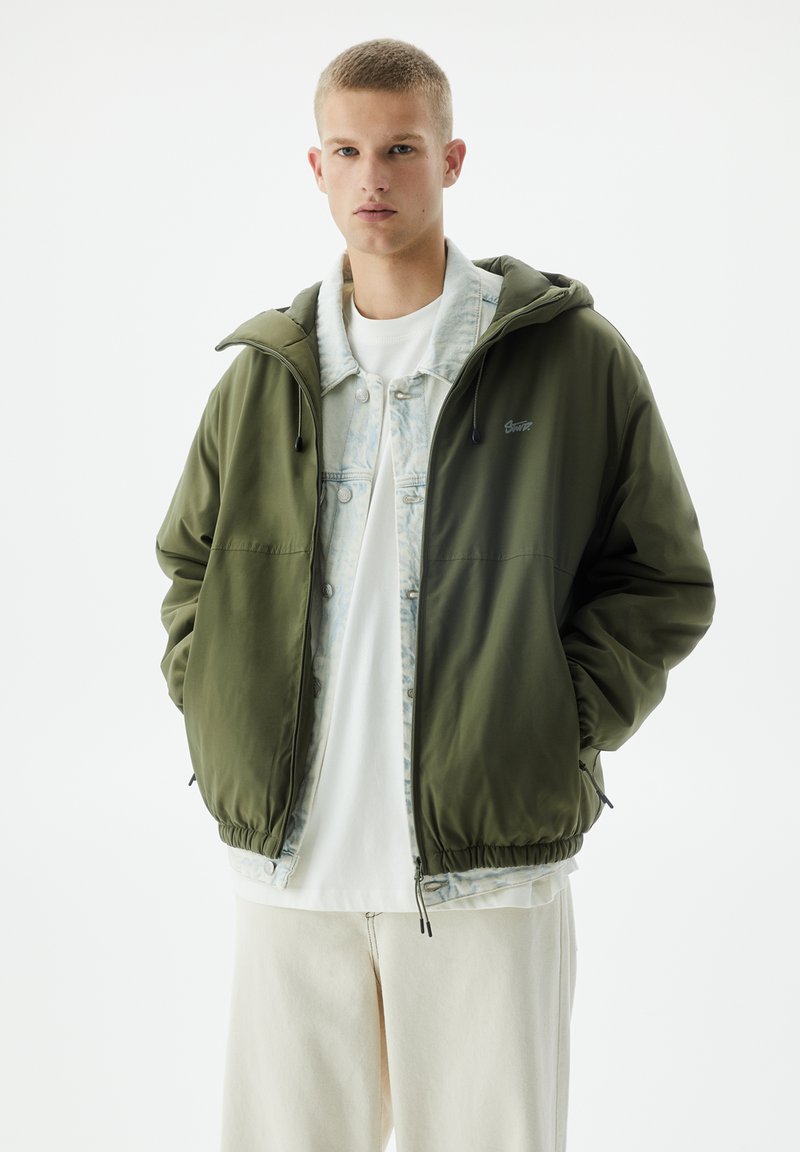 PULL&BEAR QUILTED - HOODED - Outdoor jacket - khaki - Zalando.de