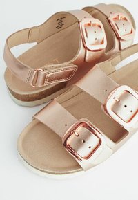 Next Páskové sandály  - rose gold leather