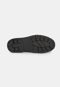 Bata Pantofi cu șiret - Black