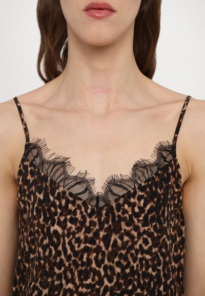 Camisole met luipaardprint, voorzien van delicate zwarte kant langs de halslijn, met dunne verstelbare bandjes en een vloeiend, lichtgewicht materiaal.