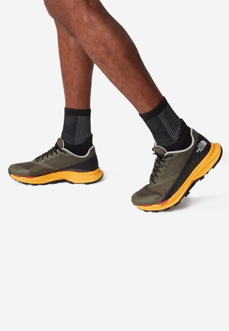 The North Face VECTIV LEVITUM Obuwie do biegania Szlak/zielony