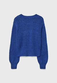Modrý pletený sveter s krátkym strihom, guľatým výstrihom a rebrovanými manžetami. Vyrobený z mäkkého textúrovaného materiálu s voľným strihom.