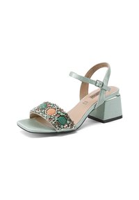 Sandal con tacco largo in verde menta, dotata di una fascia ampia con decorazioni di perle in verde, arancione e argento. Cinturino alla caviglia regolabile.