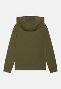 Sweatshirt con cappuccio verde oliva, in cotone, con polsini e orlo ribattuti, design semplice senza grafiche o dettagli visibili.