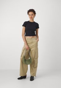 Denim Project CROPPED - Navadna majica - black