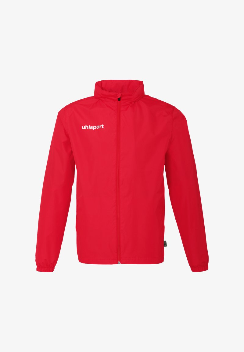 Rote wasserdichte Jacke mit hohem Kragen, Reißverschluss über die gesamte Vorderseite, elastischen Bündchen und einem Logo auf der linken Brust. Glatte Textur und leichtes Design.