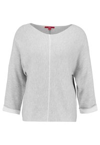 Jasnoszary, miękki sweter dzianinowy z szerokim dekoltem, rękawami o długości trzech ćwiartek i centralnym szwem. Manżety posiadają kontrastującą białą taśmę.