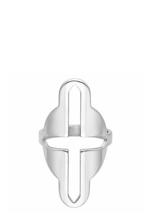 Silberner Ring in Form eines Helms mit ausgeschnittenem Kreuz-Design auf der Vorderseite, das Negativraum für die Augen und die vertikale Mitte schafft.