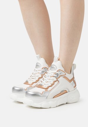 Buffalo CHAI - Trainers - white/silver/gold