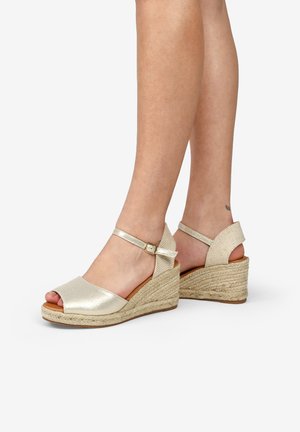 DE ESPARTO - Espadrilles - oro