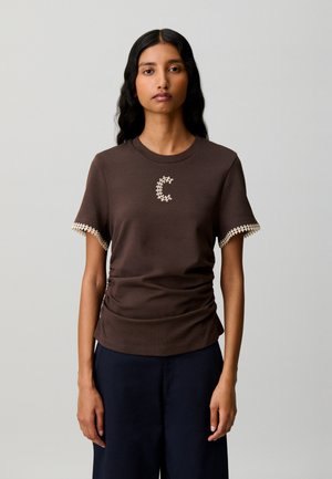 Claudie Pierlot, TEE SHIRT - Camiseta estampada - marron