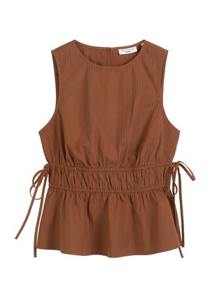 Mouwloos bruin topje met ronde hals, elastische taille, zijsstrikjes en subtiele verticale streepjesstructuur.