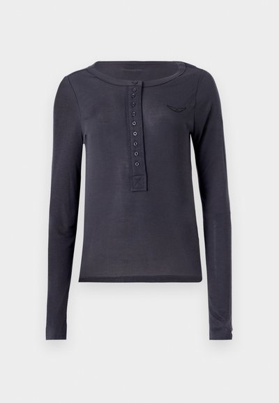 Langärmliges Navy-Henley-Shirt aus leichtem Material mit Knopfleiste und kleinem gestickten Logo auf der Brust.