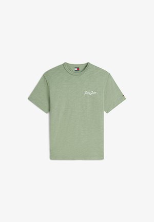 Tommy Jeans, TJM RLX NOVELTY SS TEE - T-shirt con stampa - spring olive