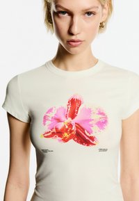Bershka SHORT SLEEVE - Triko s potiskem - light pink