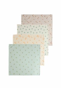 Set med fyra tygunderlägg i olika färger: ljusgrön, krämfärgad, blekrosa och mjukblå, var och en med olika subtila mönster.