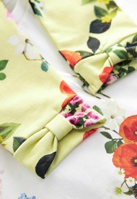 Baker by Ted Baker FLORAL SET - REGULAR FIT - Retuusid - püksid - yellow