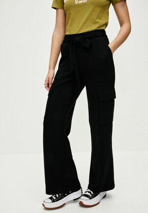 REGULAR FIT - Kargopüksid - black