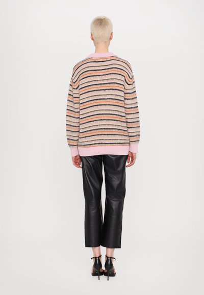 Stine Goya LONG SLEEVE  - Džemperis - pink