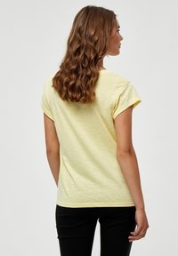 Minus MILETI TEE - Paprasti marškinėliai - lemon merengue
