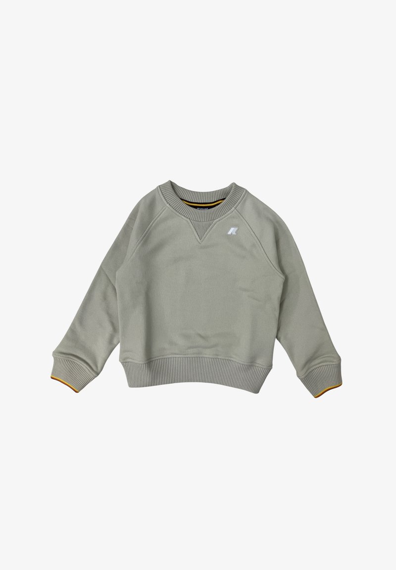 Sweatshirt grigio chiaro con texture a coste, scollatura a V, accenti arancione sui polsini e un piccolo logo bianco sul davanti.