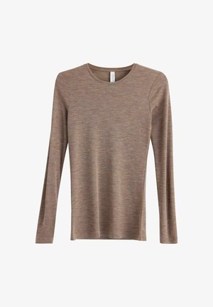 Langærmet brun T-shirt lavet af blødt, tekstureret stof, med rund halsudskæring og sideslids for en afslappet pasform.