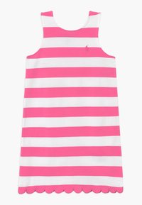 Vestito senza maniche con righe orizzontali rosa e bianche, in cotone, orlo scallopato, piccolo logo sul petto, design casual.