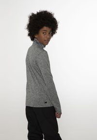 Protest Suéter de forro polar - dark grey melee