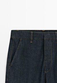 Thumbnail Image 8