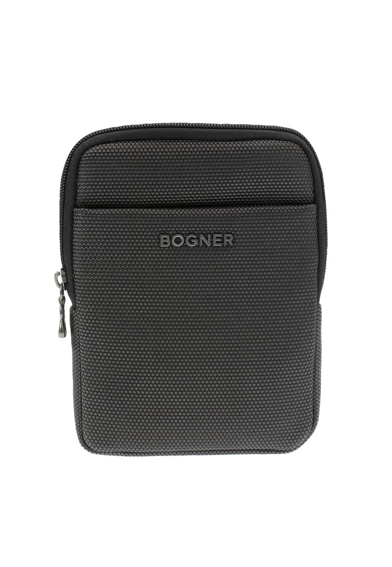 Sort tekstilpose med lynlås, med en textureret overflade og en frontlomme. "BOGNER" logoet vises på forsiden.
