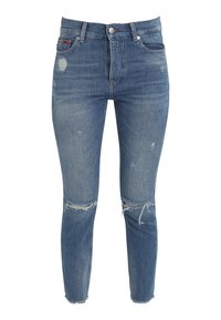 Jeans ajustados de color azul claro hechos de denim, con detalles desgastados, rodillas rasgadas y bajos deshilachados. Diseño clásico de cinco bolsillos.