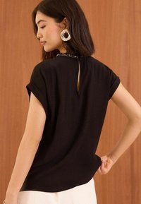 Love & Roses ROLL SLEEVE - REGULAR FIT - Blúz - black beaded