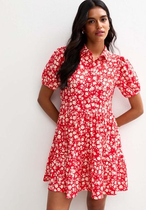 FLORAL PRINT CRINKLED TIERED MINI - Robe chemise - red pattern