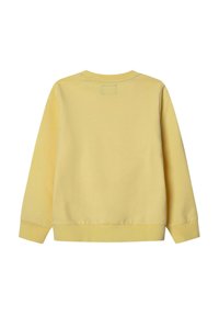 Geel katoenen sweatshirt, ronde hals, lange mouwen, ribgebreide manchetten en zoom, met een klein rechthoekig label aan de achterkant. Soepele textuur.