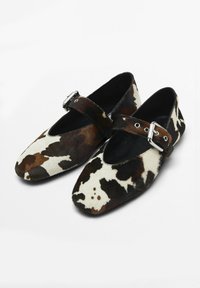 Massimo Dutti PRINTED FLATS WITH BUCKLE  - Ballerina's met enkelbandjes - brown