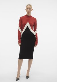 Vero Moda VMNANCY BLOCK O NECK DRESS - Fodralklänning - red ochre/birch/black