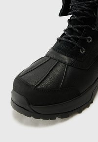 UGG ADIRONDACK - Snørestøvler - black