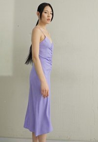 DESIGNERS REMIX VALERIE DRAPE SLIP - Cocktail φόρεμα / Φόρεμα για πάρτι - flieder