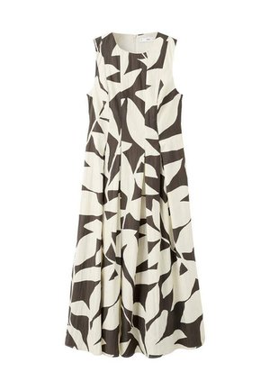 Abito maxi senza maniche in bianco con ampi motivi a foglia marrone scuro, caratterizzato da un colletto rotondo e una gonna plissettata.