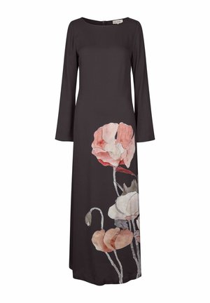 Robe noire à manches longues avec un col rond et un grand imprimé floral rose et blanc style aquarelle sur le bas devant.