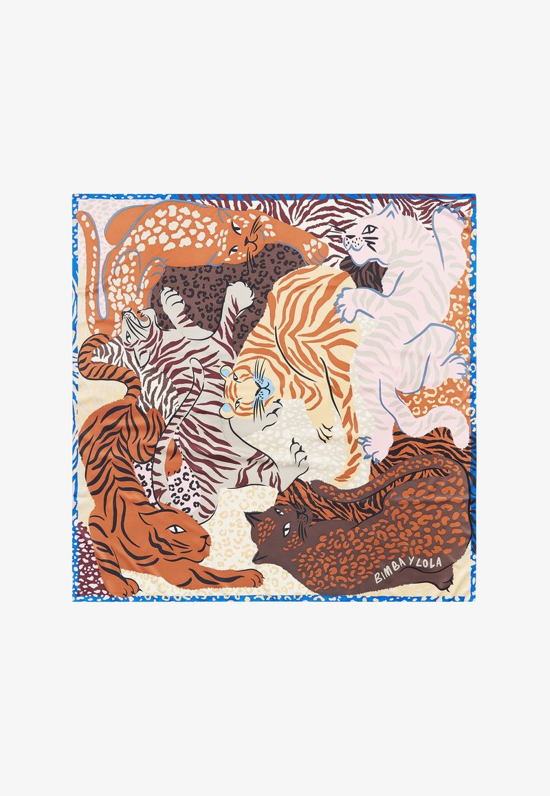 Sept félins sauvages stylisés avec des rayures et des taches variées, se chevauchant dans des poses ludiques sur un textile carré à motif avec une bordure bleue.