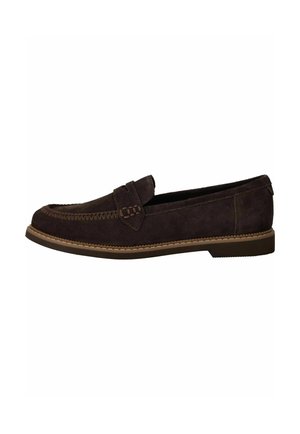 Mocassin en daim marron foncé avec des détails cousus et une semelle plate, vu de côté sur fond blanc.