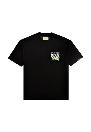 Melna kokvilnas T-kreklu ar krāsainu grafiku "PAS DE MONACO" un svītrainiem elementiem kreisajā krūšu daļā. Īsas piedurknes un apaļa kakla izgriezums.