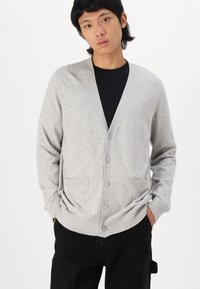 GAP CASH SOFT  - Vesta na kopčanje - grey