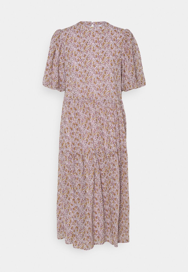 Robe midi florale en violet clair avec des manches bouffantes, une taille froncée et un design fluide. Présente un motif délicat de petites fleurs jaunes et roses.