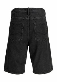 Czarne szorty z denimu z dwoma tylnymi kieszeniami oraz pasem z szlufkami na pasek i naszywką po prawej stronie.